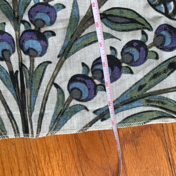 Fabric linen 27” x 25” ish - Picture 2 of 5